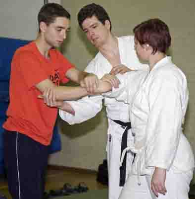 Teaching
                                          new Aikido students